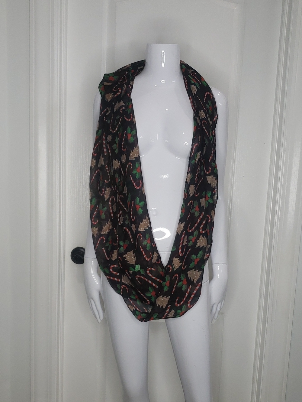 🤯3/$12 Vivian & Vincent Christmas Holiday Scarf NWOT